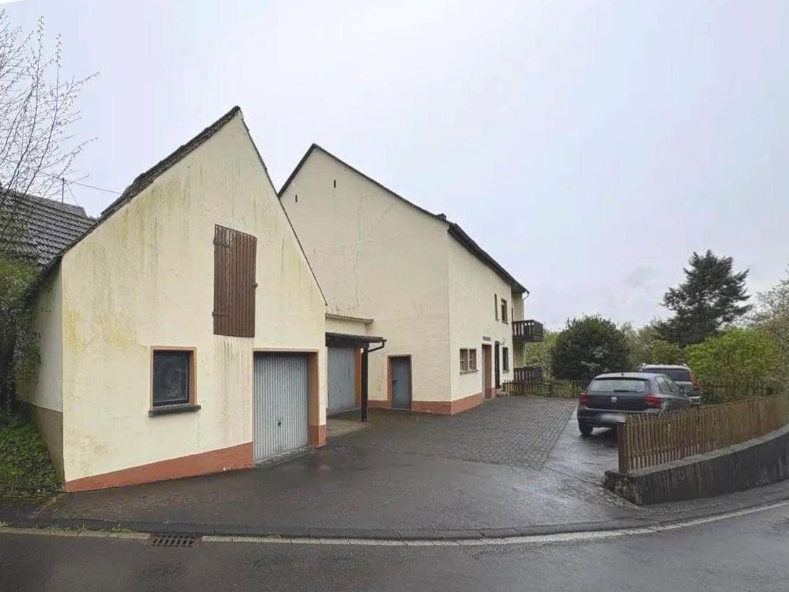 Predaj domu 172 m², pozemok 1.234 m², Hunsrückstraße 2, Horath, Porýnie-Falcko Predaj domu 172 m², pozemok 1.234 m², Hunsrückstraße 2, Horath, Porýnie-Falcko