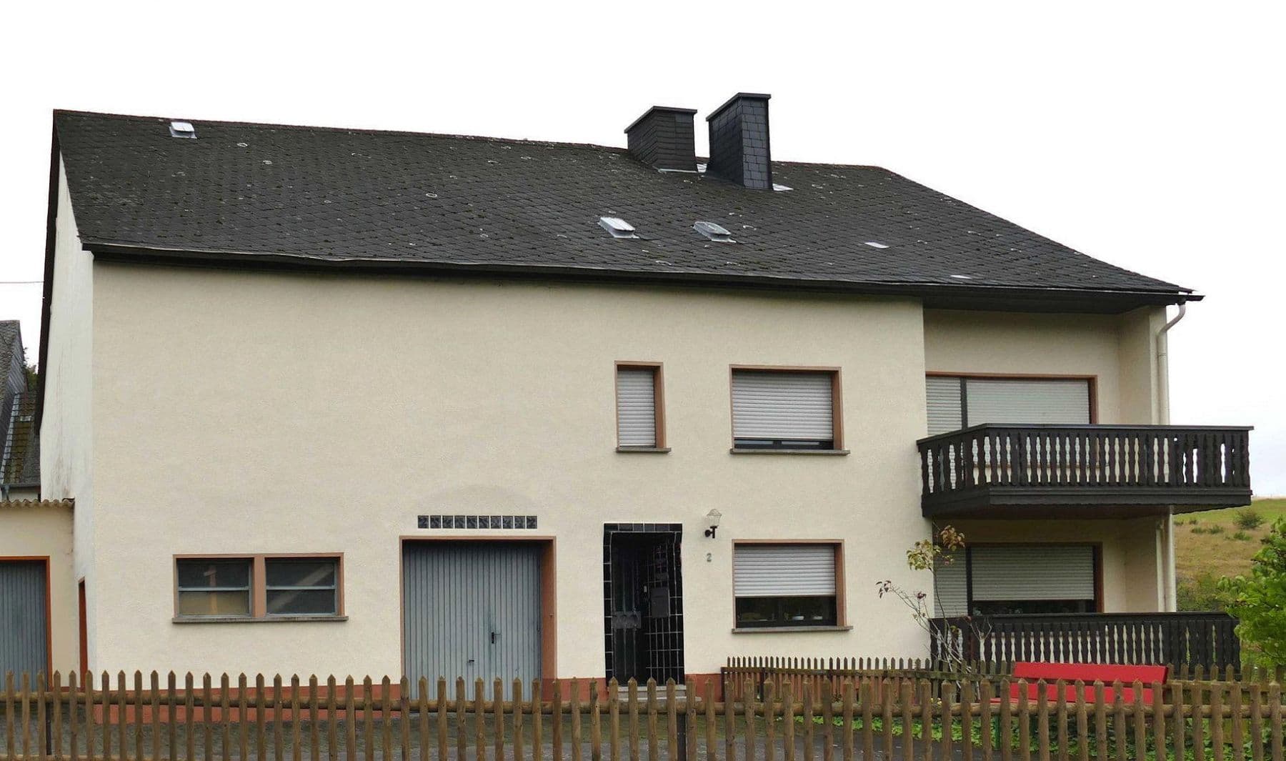 Predaj domu 172 m², pozemok 1.234 m², Hunsrückstraße 2, Horath, Porýnie-Falcko Predaj domu 172 m², pozemok 1.234 m², Hunsrückstraße 2, Horath, Porýnie-Falcko