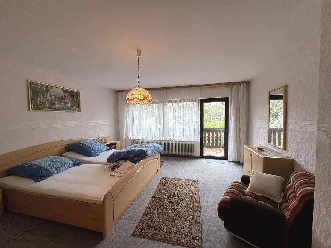 Predaj domu 172 m², pozemok 1.234 m², Hunsrückstraße 2, Horath, Porýnie-Falcko Predaj domu 172 m², pozemok 1.234 m², Hunsrückstraße 2, Horath, Porýnie-Falcko
