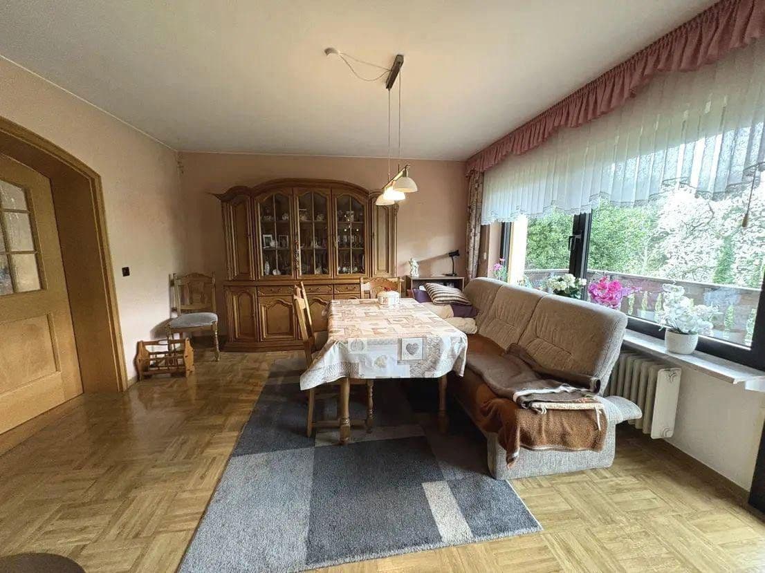 Predaj domu 172 m², pozemok 1.234 m², Hunsrückstraße 2, Horath, Porýnie-Falcko Predaj domu 172 m², pozemok 1.234 m², Hunsrückstraße 2, Horath, Porýnie-Falcko