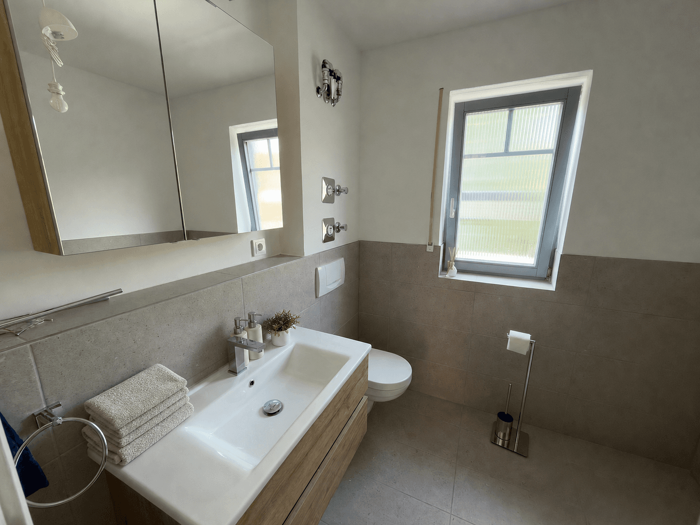 Prenájom bytu 2-izbový 67 m², Binger Weg 3a, Weiler bei Bingen, Porýnie-Falcko Prenájom bytu 2-izbový 67 m², Binger Weg 3a, Weiler bei Bingen, Porýnie-Falcko