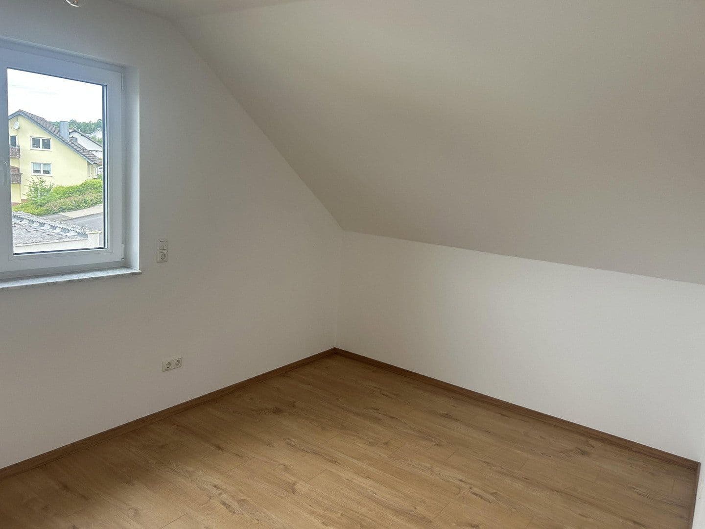 Predaj bytu 3-izbový 55 m², Petersberg, Hesensko Predaj bytu 3-izbový 55 m², Petersberg, Hesensko