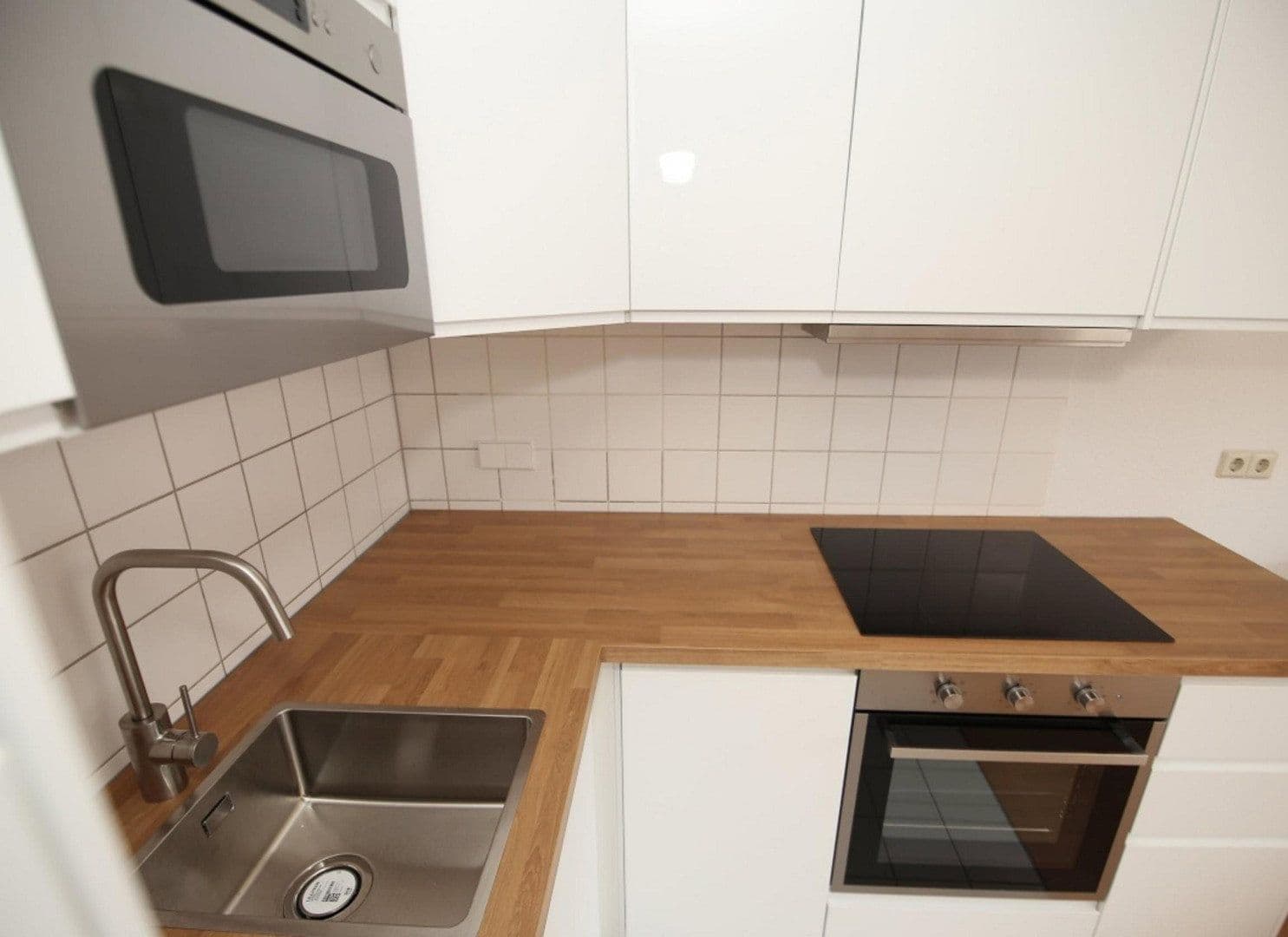 Prenájom bytu 1-izbový 53 m², Wilhelm-Leuschner-Straße 47, Karlsruhe, Bádensko-Wurttembersko Prenájom bytu 1-izbový 53 m², Wilhelm-Leuschner-Straße 47, Karlsruhe, Bádensko-Wurttembersko