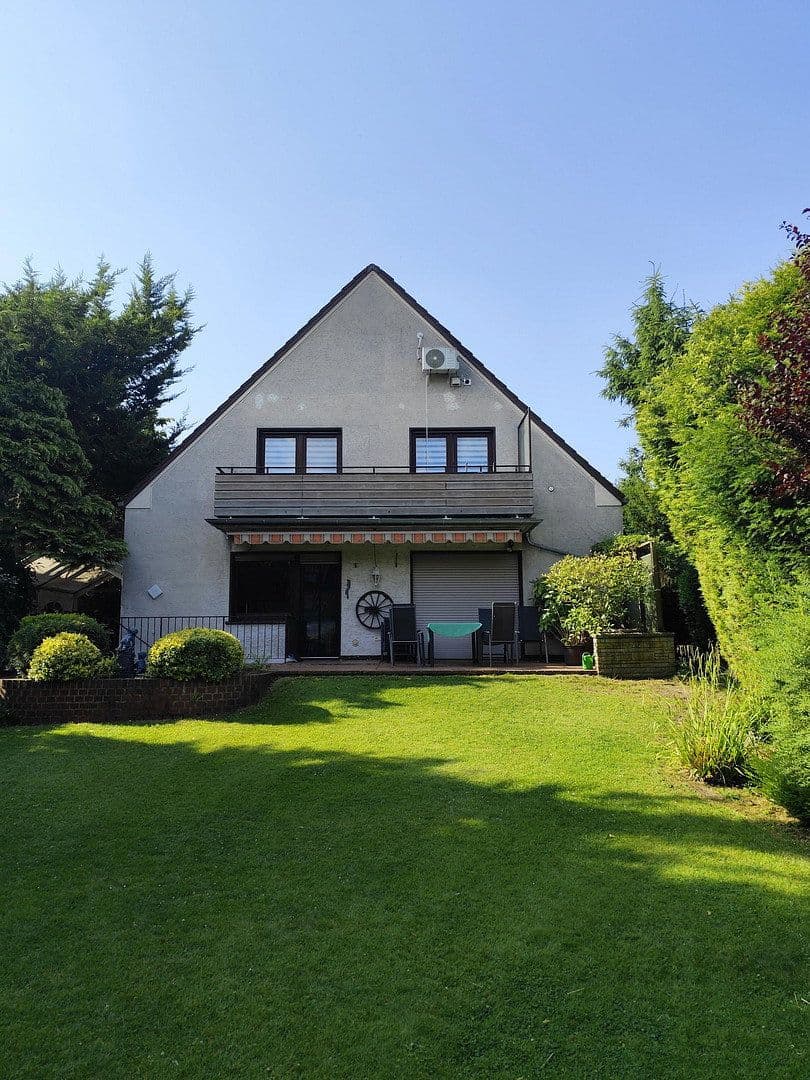 Predaj domu 235 m², pozemok 909 m², Forststr. 73, Köln, Severné Porýnie - Westfálsko Predaj domu 235 m², pozemok 909 m², Forststr. 73, Köln, Severné Porýnie - Westfálsko