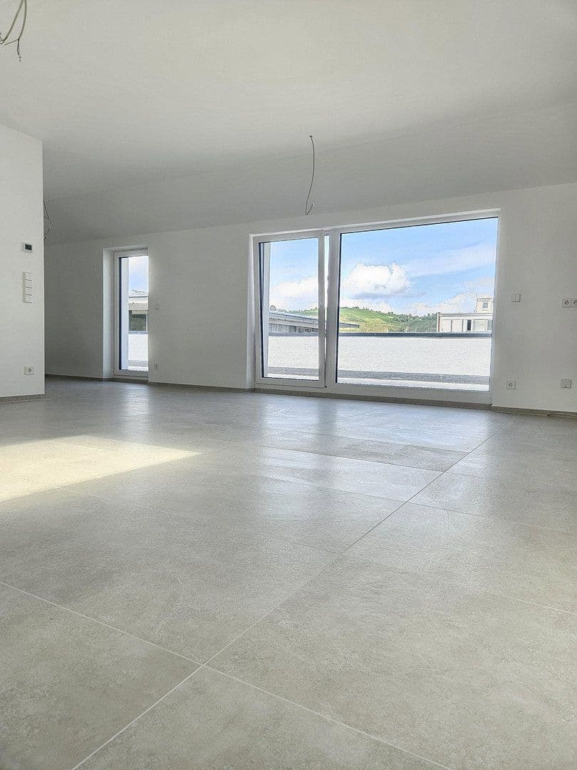 Prenájom bytu 4-izbový 110 m², Stuttgart (Wangen), Bádensko-Wurttembersko Prenájom bytu 4-izbový 110 m², Stuttgart (Wangen), Bádensko-Wurttembersko