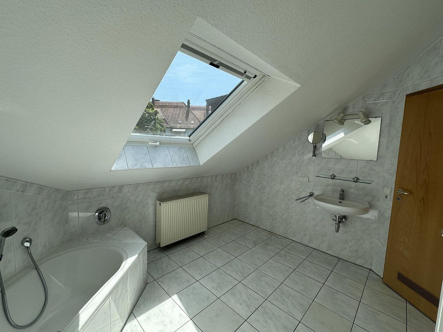 Prenájom bytu 4-izbový 106 m², Landgraf-Karl-Straße 19 A, Kassel, Hesensko Prenájom bytu 4-izbový 106 m², Landgraf-Karl-Straße 19 A, Kassel, Hesensko