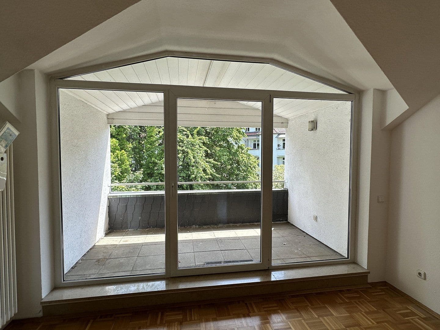 Prenájom bytu 4-izbový 106 m², Landgraf-Karl-Straße 19 A, Kassel, Hesensko Prenájom bytu 4-izbový 106 m², Landgraf-Karl-Straße 19 A, Kassel, Hesensko