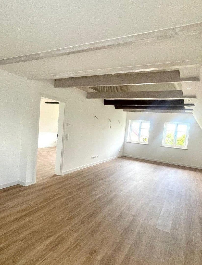 Prenájom bytu 4-izbový 124 m², Hollern-Twielenfleth, Dolné Sasko Prenájom bytu 4-izbový 124 m², Hollern-Twielenfleth, Dolné Sasko