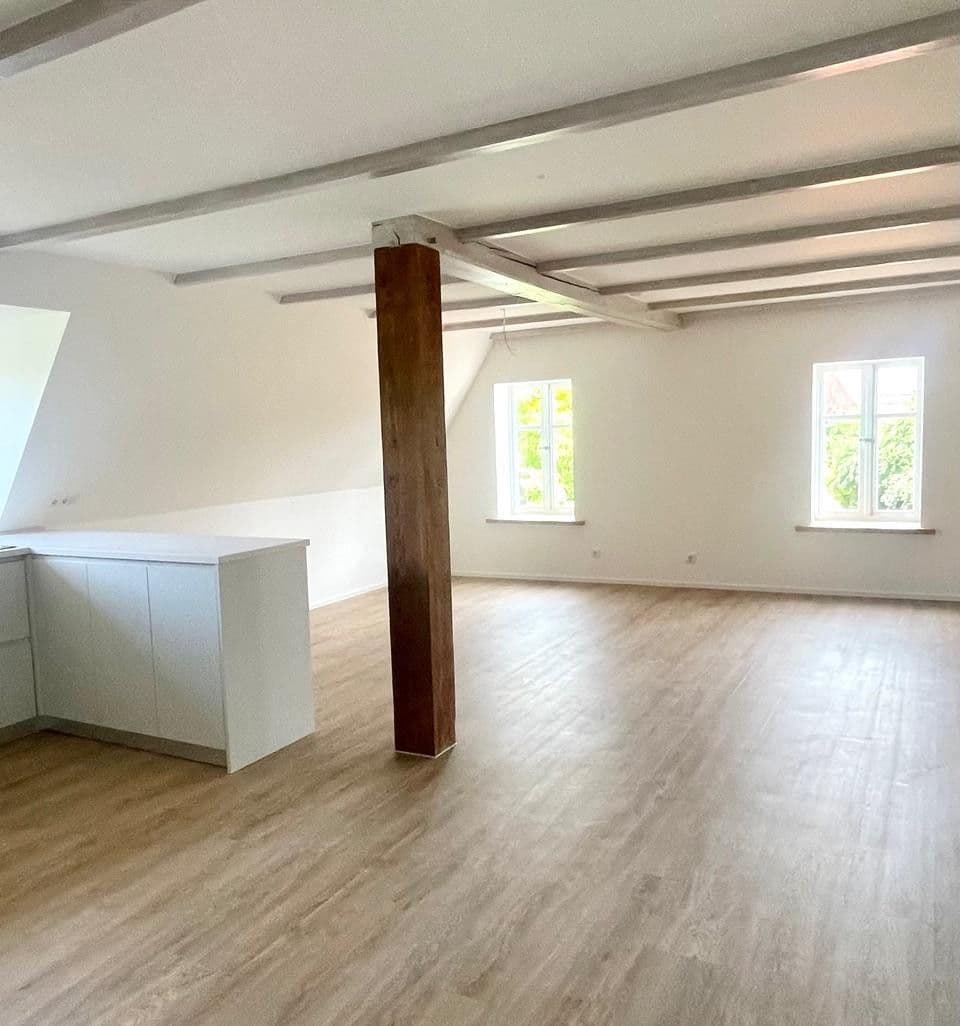 Prenájom bytu 4-izbový 124 m², Hollern-Twielenfleth, Dolné Sasko Prenájom bytu 4-izbový 124 m², Hollern-Twielenfleth, Dolné Sasko