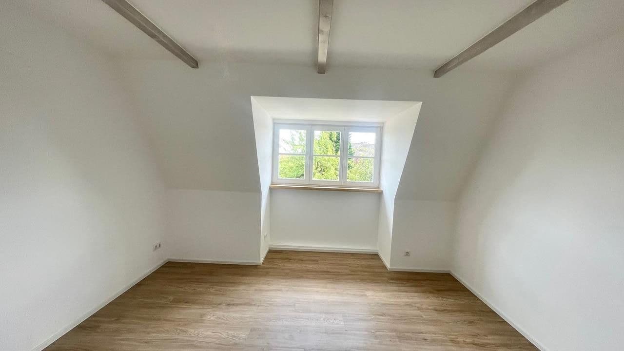 Prenájom bytu 4-izbový 124 m², Hollern-Twielenfleth, Dolné Sasko Prenájom bytu 4-izbový 124 m², Hollern-Twielenfleth, Dolné Sasko