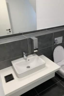 Prenájom kancelárie 135 m², Stuttgart, Bádensko-Wurttembersko Prenájom kancelárie 135 m², Stuttgart, Bádensko-Wurttembersko