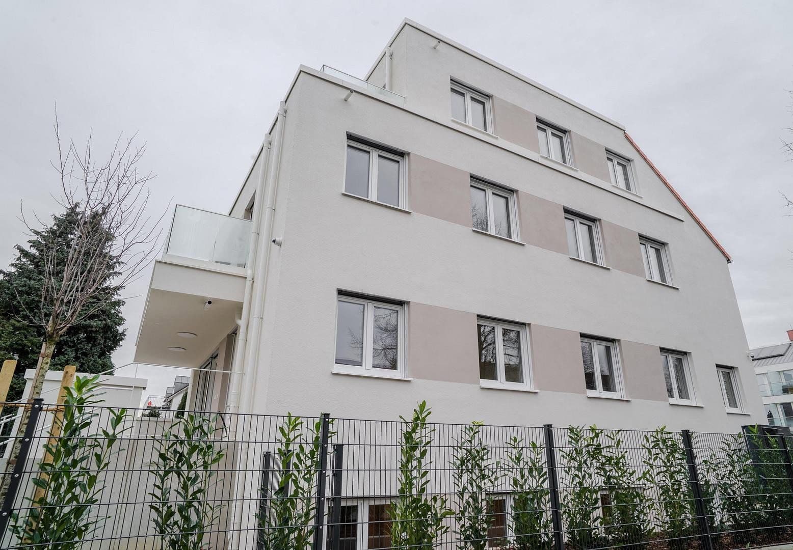 Prenájom bytu 3-izbový 105 m², An den Postwiesen 1, Frankfurt am Main, Hesensko Prenájom bytu 3-izbový 105 m², An den Postwiesen 1, Frankfurt am Main, Hesensko