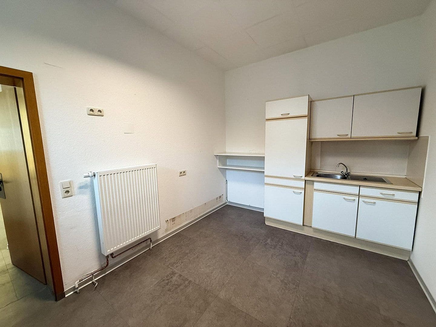 Predaj kancelárie 192 m², Ernst-Putz-Str. 8, Bad Brückenau, Bavorsko Predaj kancelárie 192 m², Ernst-Putz-Str. 8, Bad Brückenau, Bavorsko