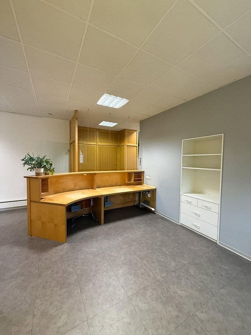 Predaj kancelárie 192 m², Ernst-Putz-Str. 8, Bad Brückenau, Bavorsko Predaj kancelárie 192 m², Ernst-Putz-Str. 8, Bad Brückenau, Bavorsko