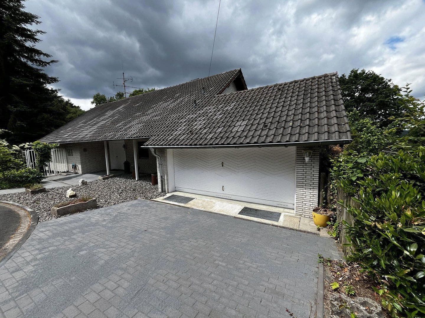 Predaj domu 347 m², pozemok 2.550 m², Overath, Severné Porýnie - Westfálsko Predaj domu 347 m², pozemok 2.550 m², Overath, Severné Porýnie - Westfálsko