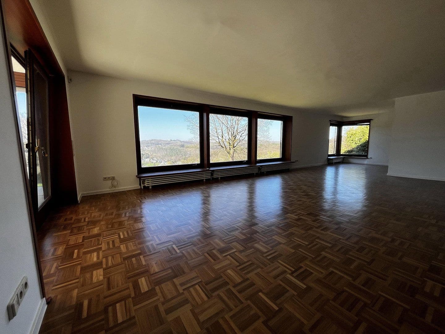 Predaj domu 347 m², pozemok 2.550 m², Overath, Severné Porýnie - Westfálsko Predaj domu 347 m², pozemok 2.550 m², Overath, Severné Porýnie - Westfálsko