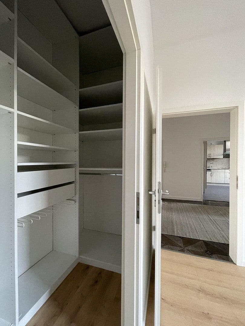 Prenájom bytu 3-izbový 103 m², Güstrow, Meklenbursko-Predpomoransko Prenájom bytu 3-izbový 103 m², Güstrow, Meklenbursko-Predpomoransko