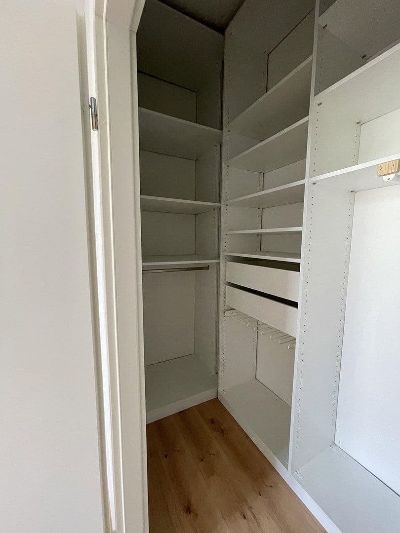 Prenájom bytu 3-izbový 103 m², Güstrow, Meklenbursko-Predpomoransko Prenájom bytu 3-izbový 103 m², Güstrow, Meklenbursko-Predpomoransko