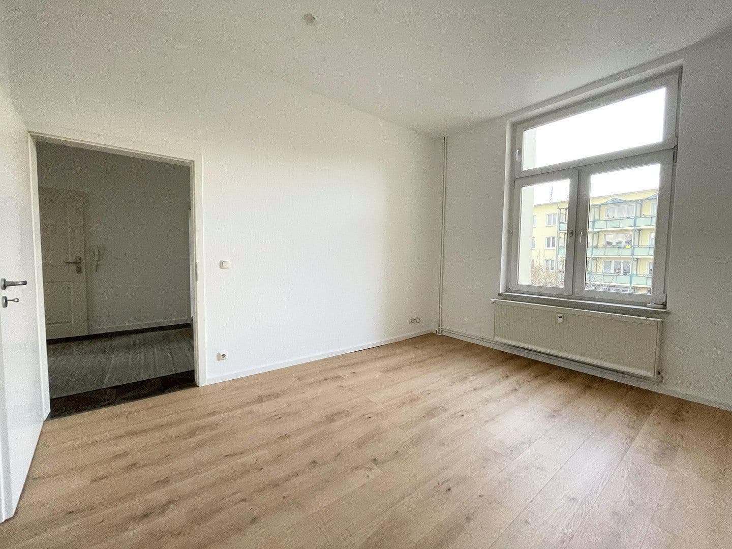 Prenájom bytu 3-izbový 103 m², Güstrow, Meklenbursko-Predpomoransko Prenájom bytu 3-izbový 103 m², Güstrow, Meklenbursko-Predpomoransko