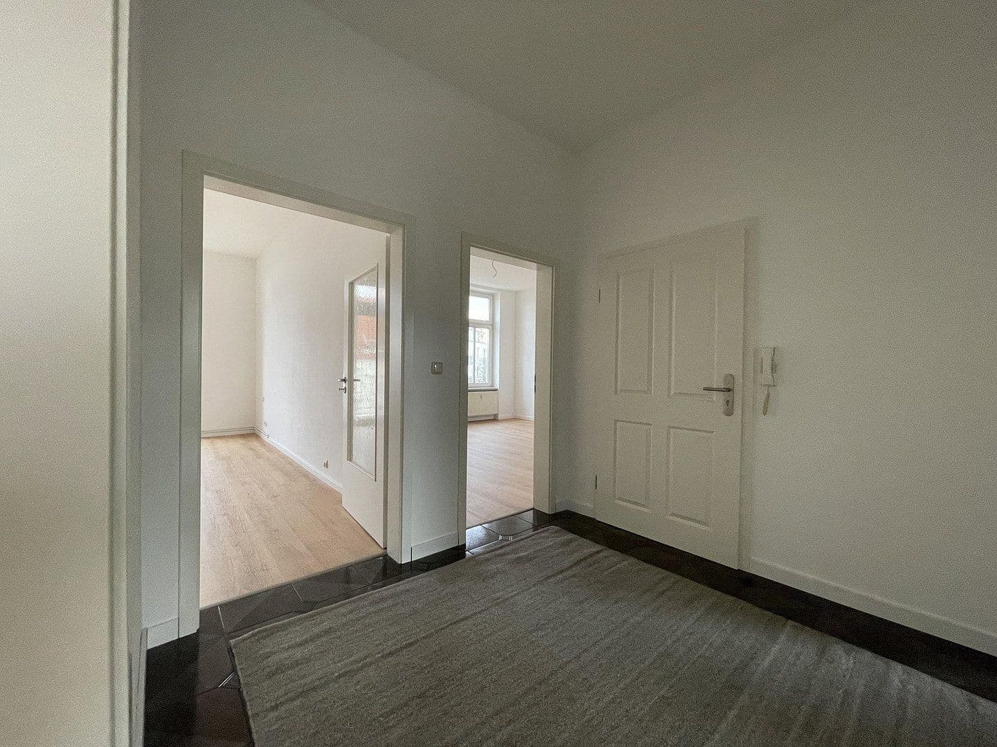 Prenájom bytu 3-izbový 103 m², Güstrow, Meklenbursko-Predpomoransko Prenájom bytu 3-izbový 103 m², Güstrow, Meklenbursko-Predpomoransko