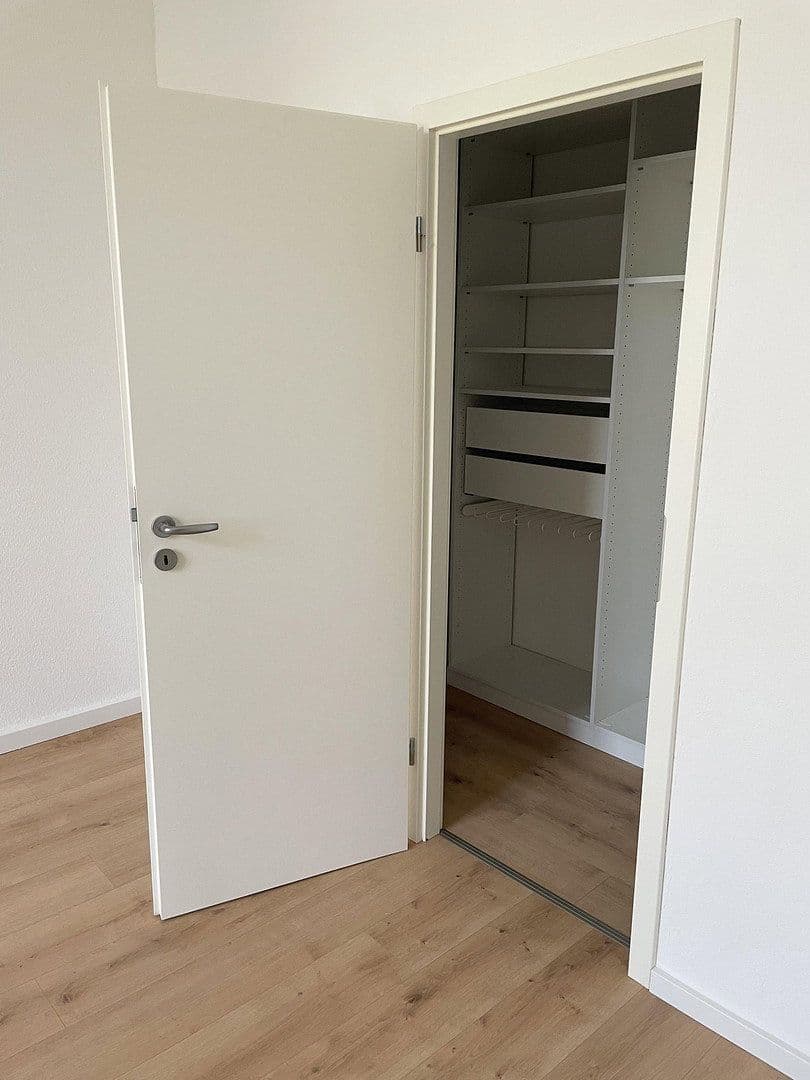 Prenájom bytu 3-izbový 103 m², Güstrow, Meklenbursko-Predpomoransko Prenájom bytu 3-izbový 103 m², Güstrow, Meklenbursko-Predpomoransko