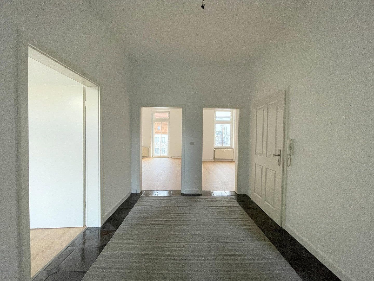 Prenájom bytu 3-izbový 103 m², Güstrow, Meklenbursko-Predpomoransko Prenájom bytu 3-izbový 103 m², Güstrow, Meklenbursko-Predpomoransko