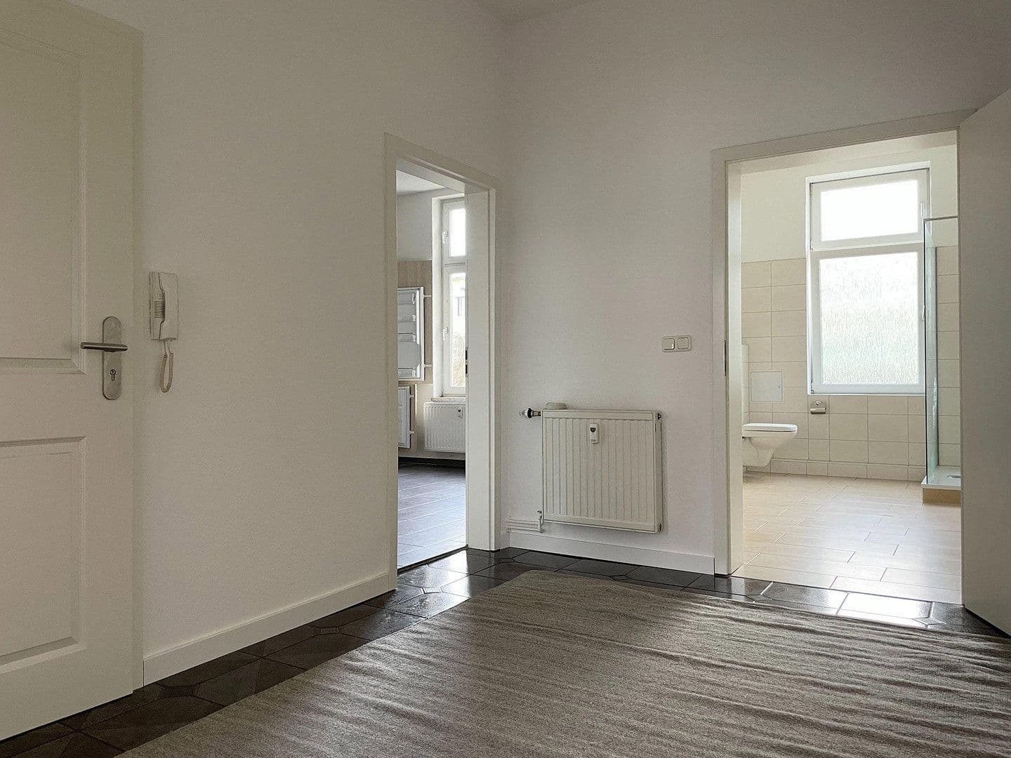 Prenájom bytu 3-izbový 103 m², Güstrow, Meklenbursko-Predpomoransko Prenájom bytu 3-izbový 103 m², Güstrow, Meklenbursko-Predpomoransko