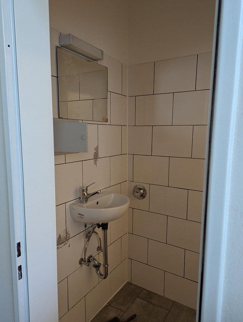 Predaj nebytového priestoru 56 m², Germering-Unterpfaffenhofen, Bavorsko Predaj nebytového priestoru 56 m², Germering-Unterpfaffenhofen, Bavorsko