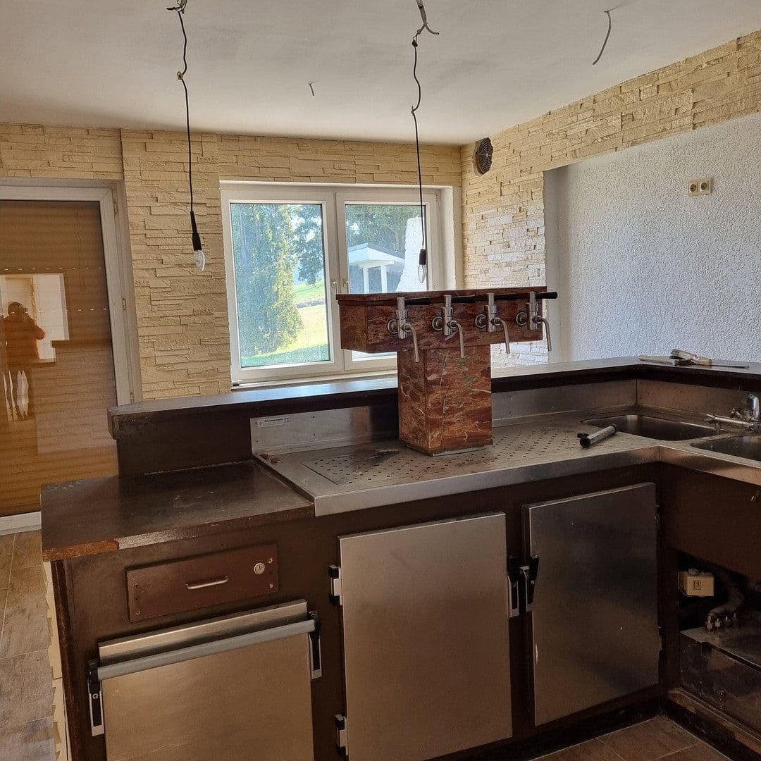 Prenájom nebytového priestoru 2.169 m², Quellenweg 4, Gilserberg, Hesensko Prenájom nebytového priestoru 2.169 m², Quellenweg 4, Gilserberg, Hesensko