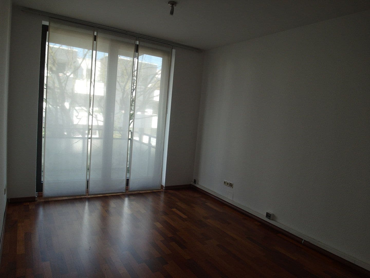 Prenájom bytu 5-izbový 174 m², Neusser Straße 26b, Meerbusch, Severné Porýnie - Westfálsko Prenájom bytu 5-izbový 174 m², Neusser Straße 26b, Meerbusch, Severné Porýnie - Westfálsko
