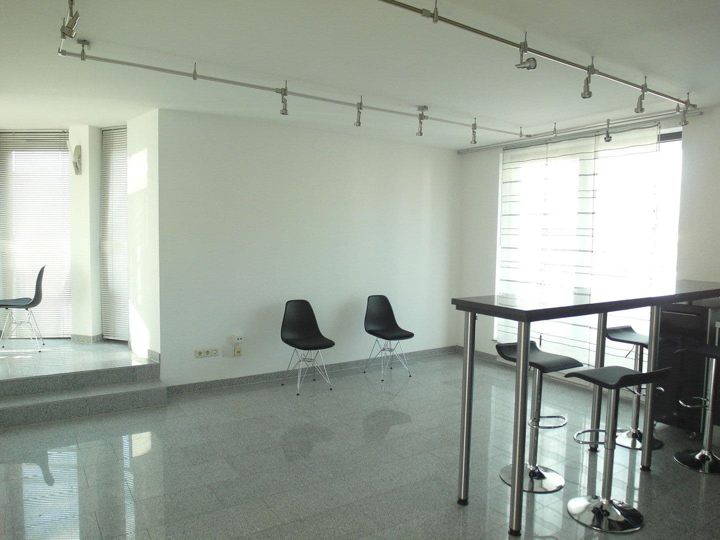 Prenájom bytu 5-izbový 174 m², Neusser Straße 26b, Meerbusch, Severné Porýnie - Westfálsko Prenájom bytu 5-izbový 174 m², Neusser Straße 26b, Meerbusch, Severné Porýnie - Westfálsko