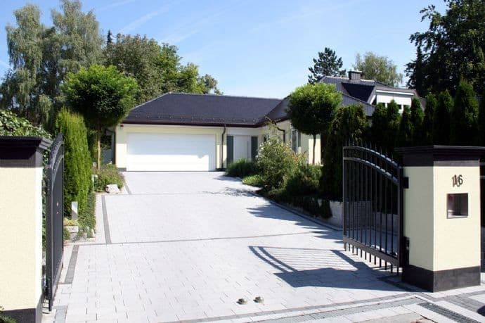 Predaj domu 400 m², pozemok 1.500 m², Bad Saulgau, Bádensko-Wurttembersko Predaj domu 400 m², pozemok 1.500 m², Bad Saulgau, Bádensko-Wurttembersko