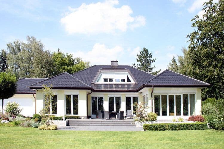 Predaj domu 400 m², pozemok 1.500 m², Bad Saulgau, Bádensko-Wurttembersko Predaj domu 400 m², pozemok 1.500 m², Bad Saulgau, Bádensko-Wurttembersko