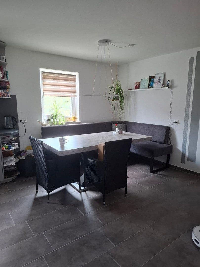Prenájom bytu 5-izbový 108 m², Wieseth, Bavorsko Prenájom bytu 5-izbový 108 m², Wieseth, Bavorsko