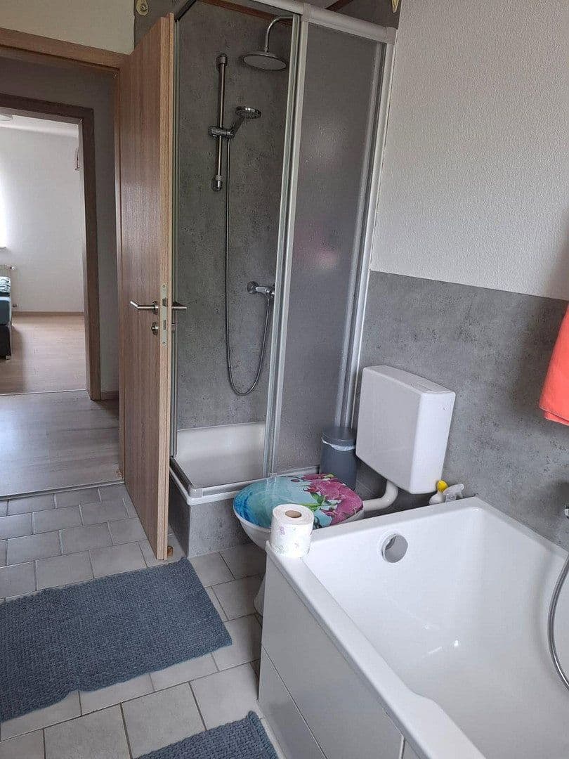Prenájom bytu 5-izbový 108 m², Wieseth, Bavorsko Prenájom bytu 5-izbový 108 m², Wieseth, Bavorsko