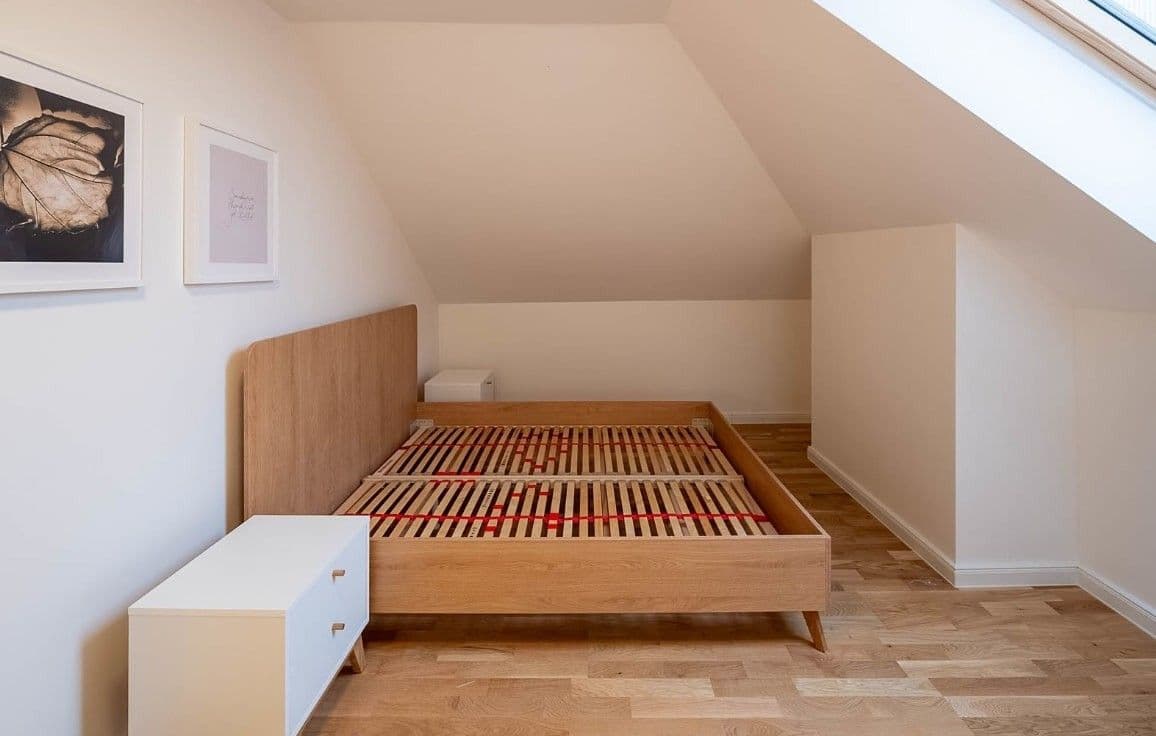 Prenájom bytu 3-izbový 112 m², Varšavská, Praha, Praha Prenájom bytu 3-izbový 112 m², Varšavská, Praha, Praha