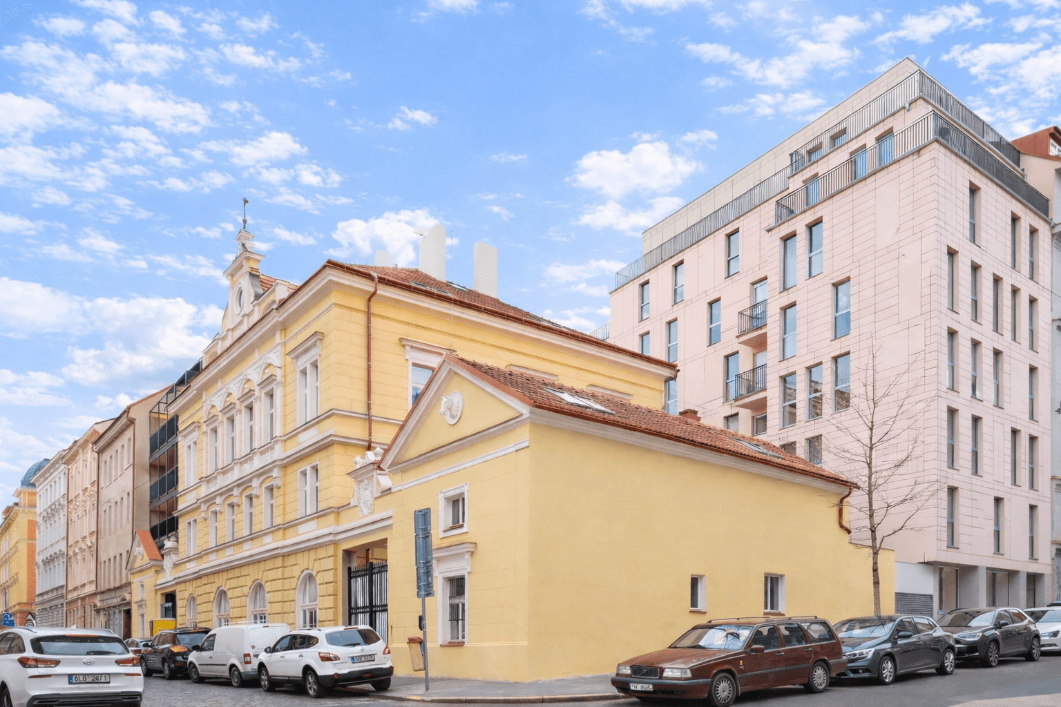 Prenájom bytu 3-izbový 112 m², Varšavská, Praha, Praha Prenájom bytu 3-izbový 112 m², Varšavská, Praha, Praha