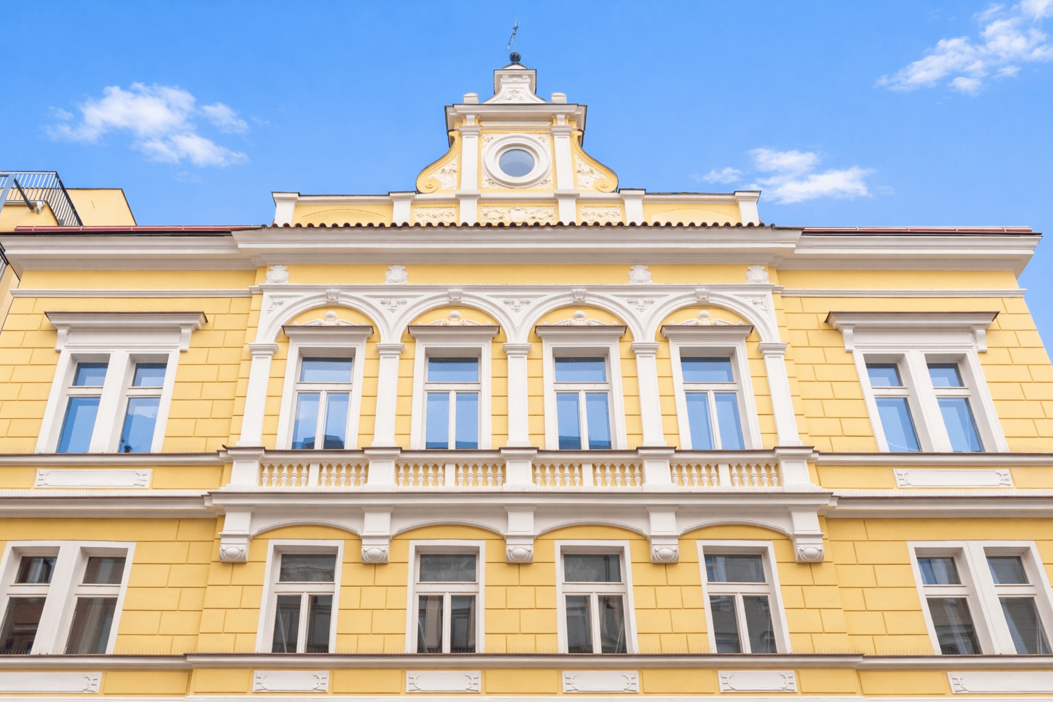 Prenájom bytu 3-izbový 112 m², Varšavská, Praha, Praha Prenájom bytu 3-izbový 112 m², Varšavská, Praha, Praha