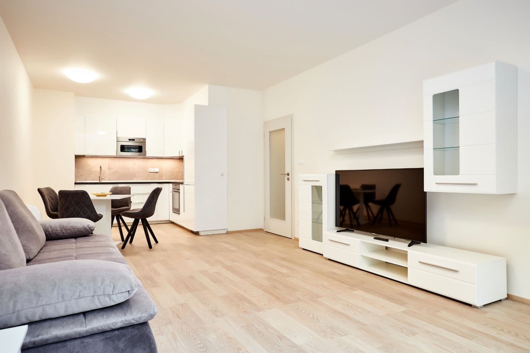 Prenájom bytu 2-izbový 60 m², U Mlýnského kanálu, Praha, Praha Prenájom bytu 2-izbový 60 m², U Mlýnského kanálu, Praha, Praha