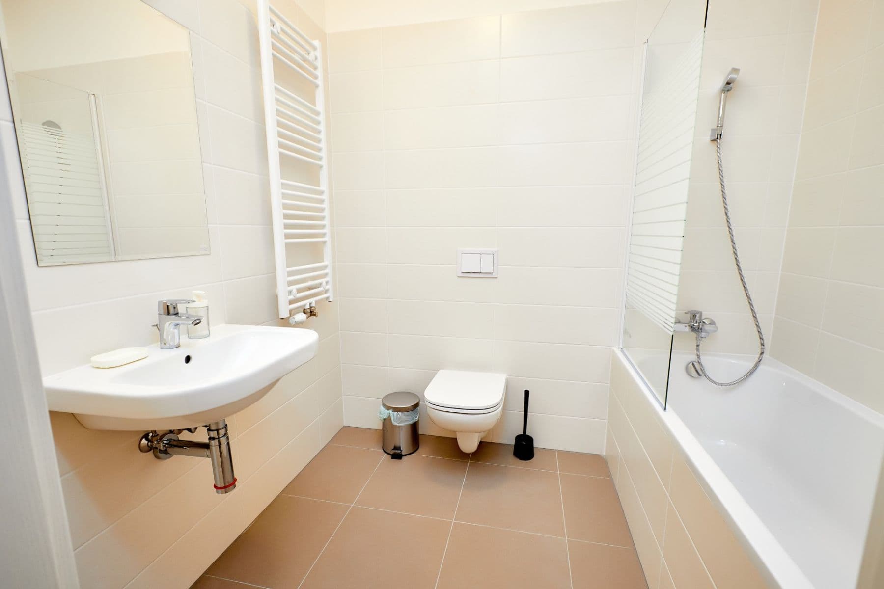 Prenájom bytu 2-izbový 60 m², U Mlýnského kanálu, Praha, Praha Prenájom bytu 2-izbový 60 m², U Mlýnského kanálu, Praha, Praha