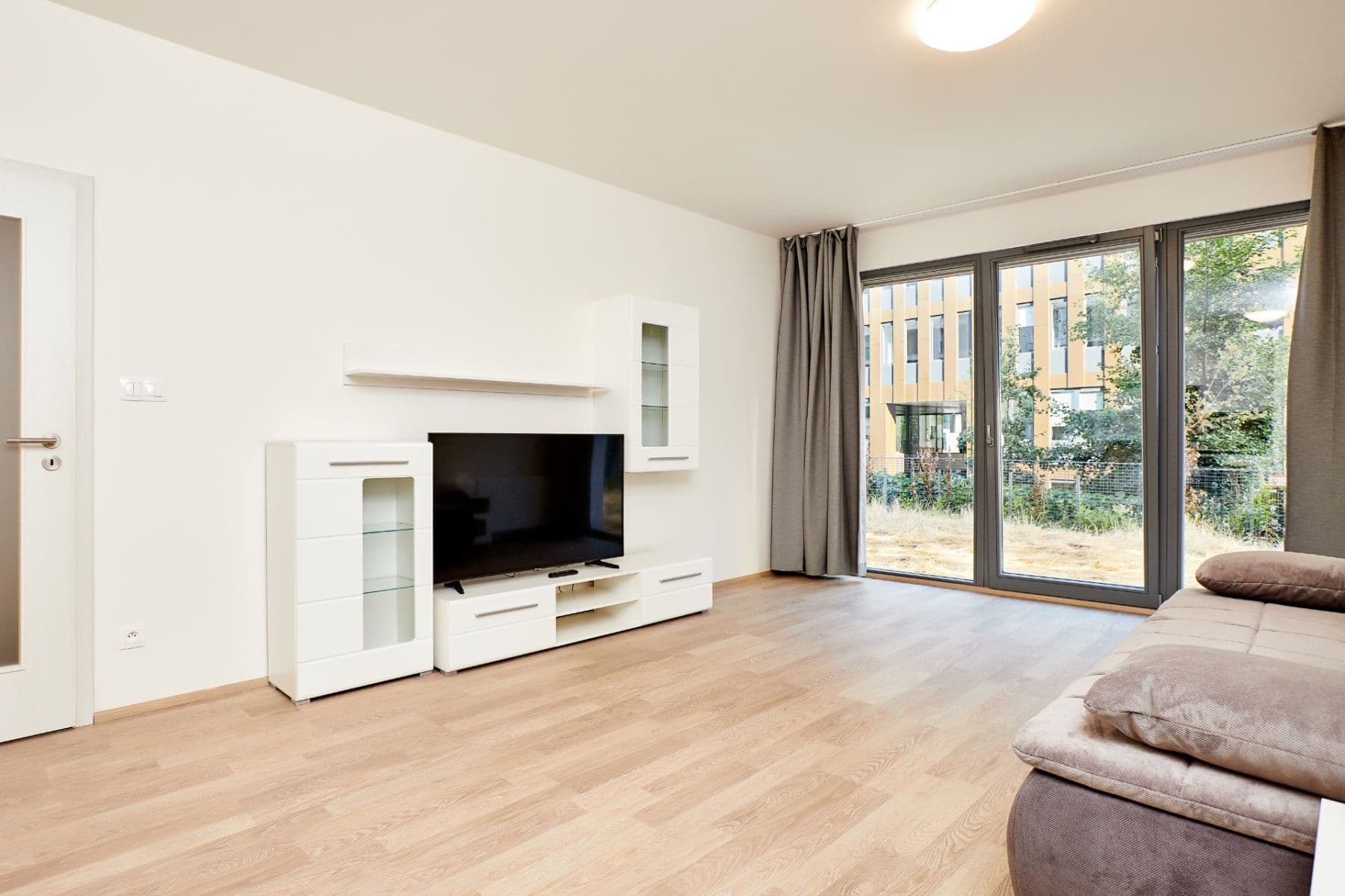 Prenájom bytu 2-izbový 60 m², U Mlýnského kanálu, Praha, Praha Prenájom bytu 2-izbový 60 m², U Mlýnského kanálu, Praha, Praha