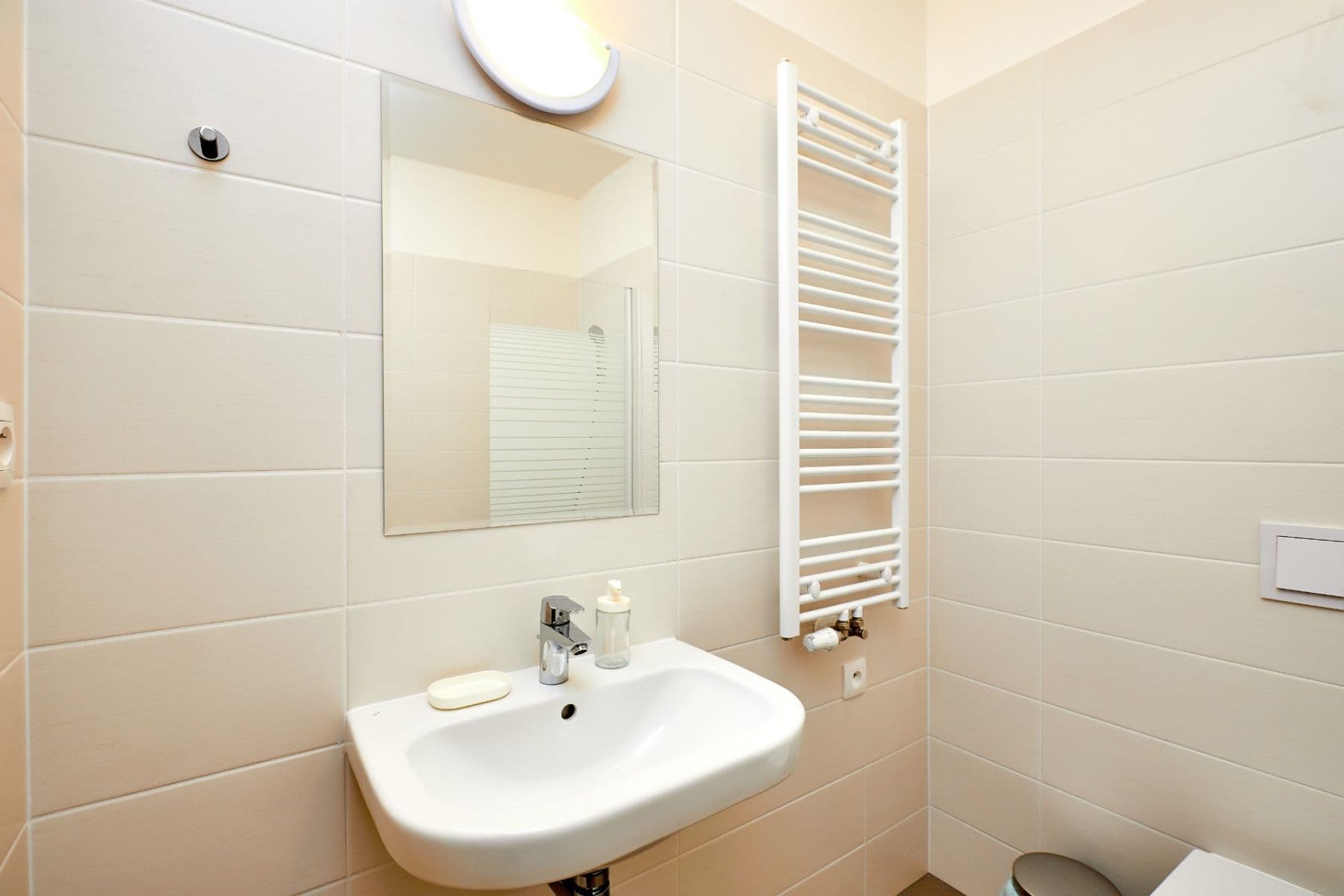 Prenájom bytu 2-izbový 60 m², U Mlýnského kanálu, Praha, Praha Prenájom bytu 2-izbový 60 m², U Mlýnského kanálu, Praha, Praha