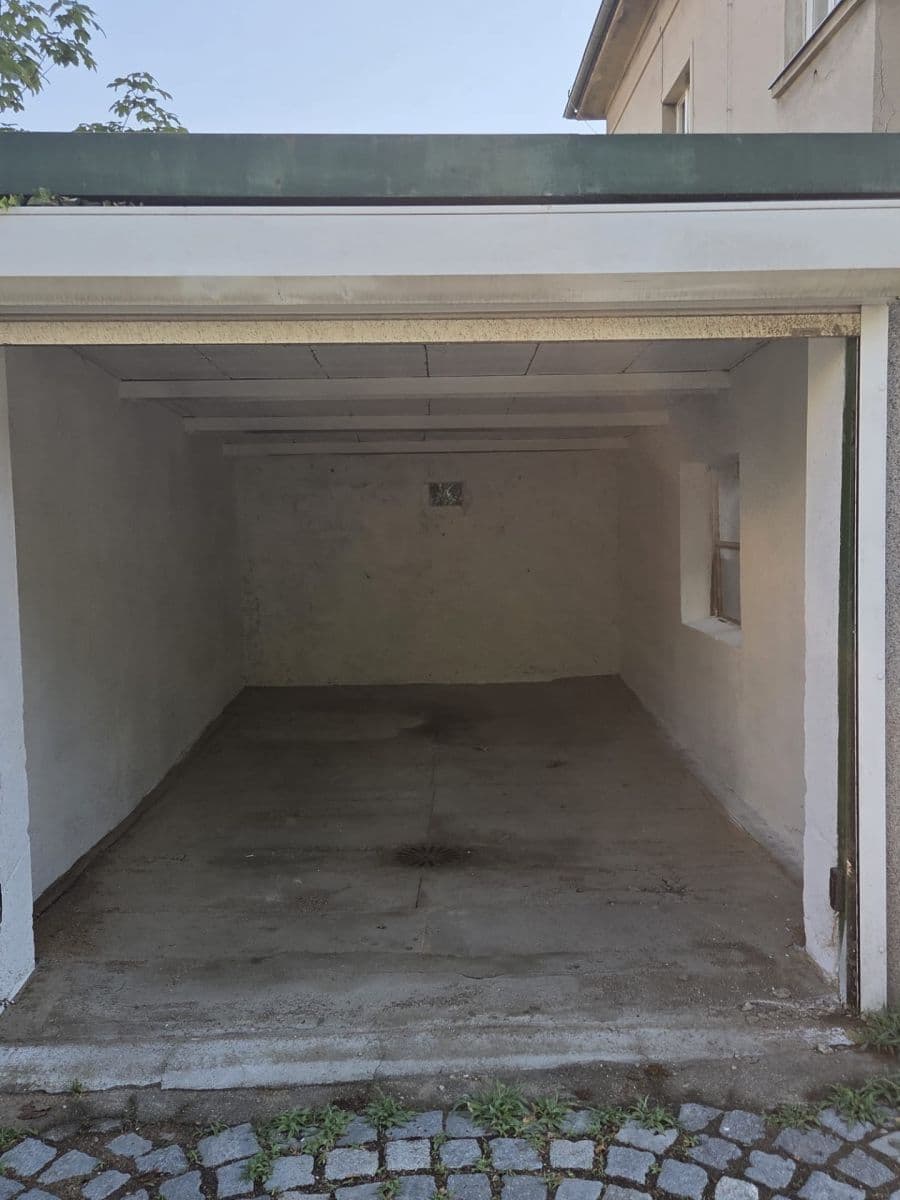 Prenájom garáže 13 m², Na Truhlářce, Praha, Praha Prenájom garáže 13 m², Na Truhlářce, Praha, Praha