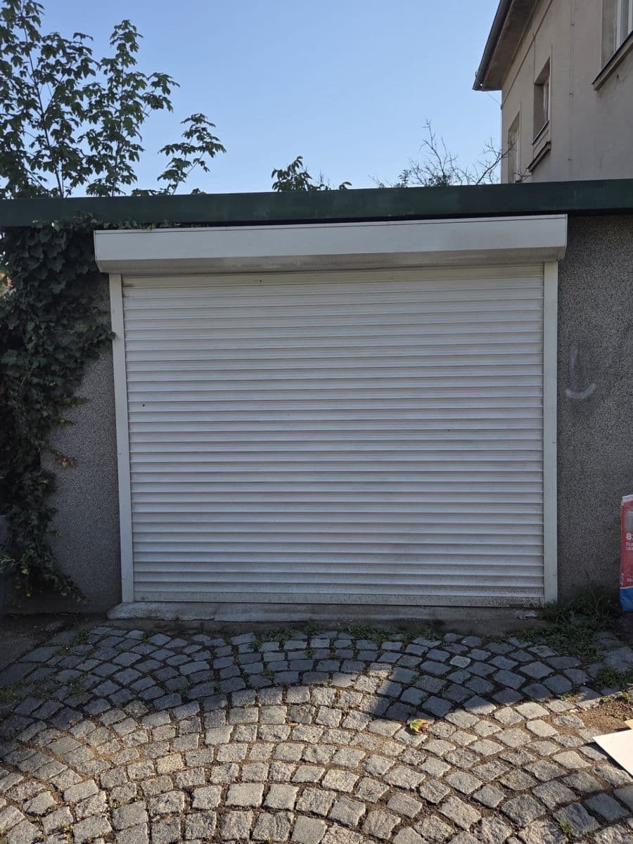 Prenájom garáže 13 m², Na Truhlářce, Praha, Praha Prenájom garáže 13 m², Na Truhlářce, Praha, Praha