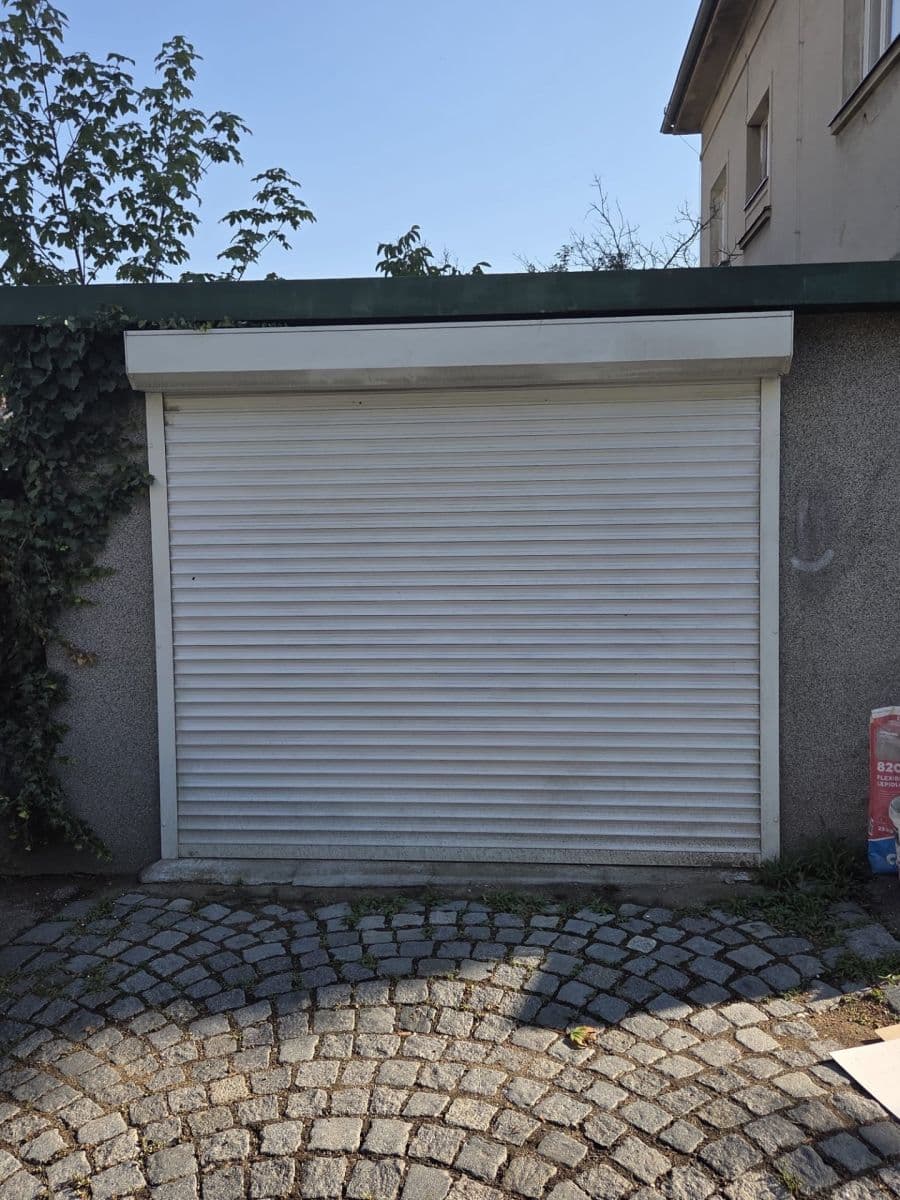 Prenájom garáže 13 m², Na Truhlářce, Praha, Praha Prenájom garáže 13 m², Na Truhlářce, Praha, Praha