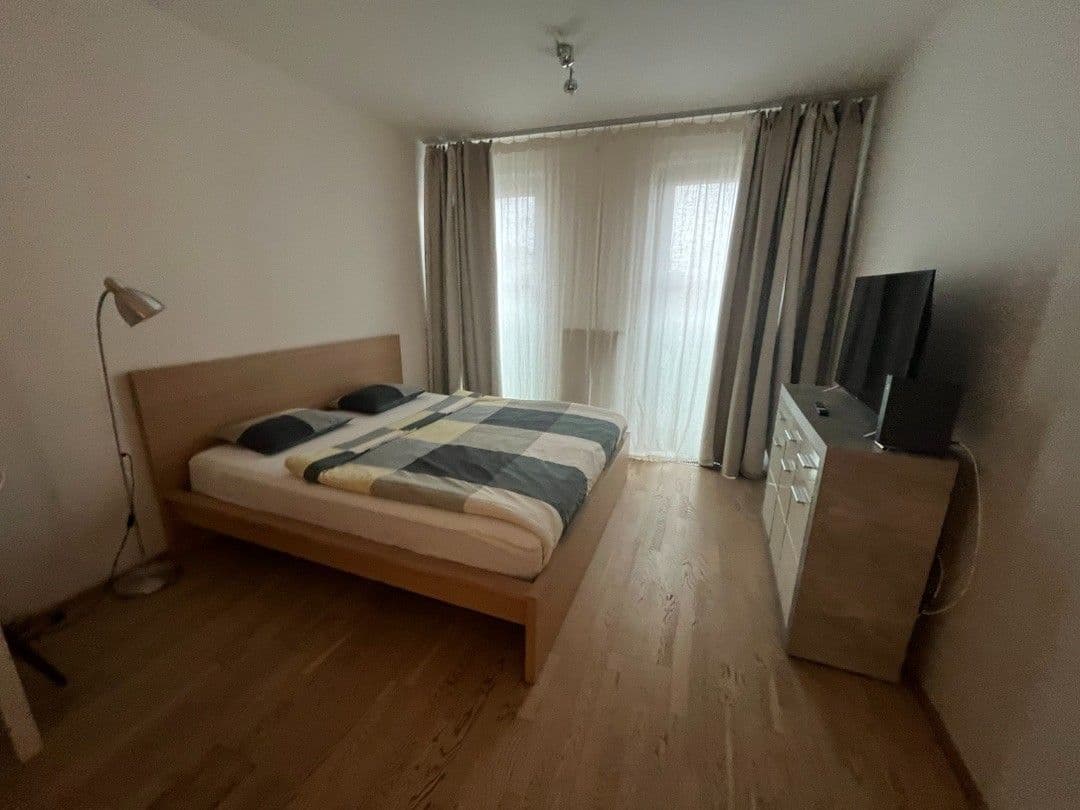 Prenájom bytu 1-izbový 35 m², Olšanská, Praha, Praha Prenájom bytu 1-izbový 35 m², Olšanská, Praha, Praha