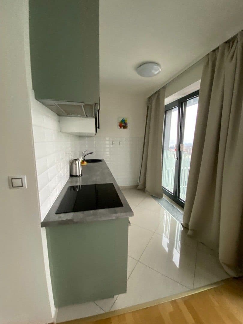 Prenájom bytu 2-izbový 75 m², Olšanská, Praha, Praha Prenájom bytu 2-izbový 75 m², Olšanská, Praha, Praha