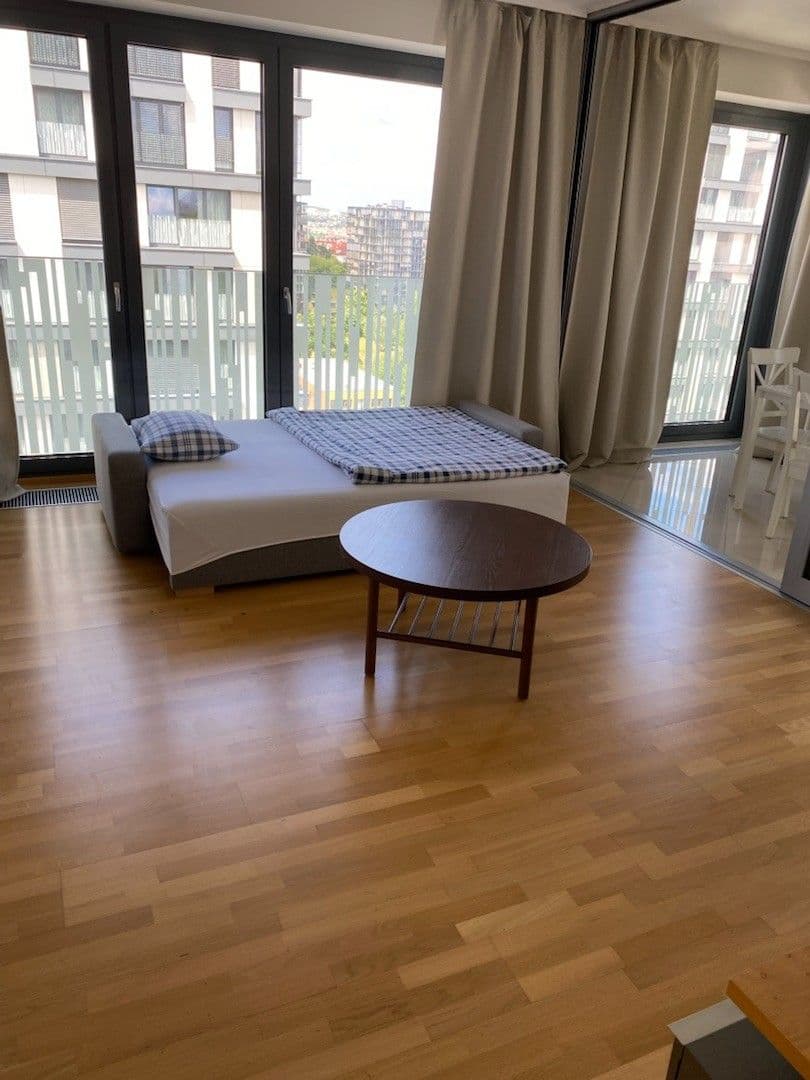 Prenájom bytu 2-izbový 75 m², Olšanská, Praha, Praha Prenájom bytu 2-izbový 75 m², Olšanská, Praha, Praha