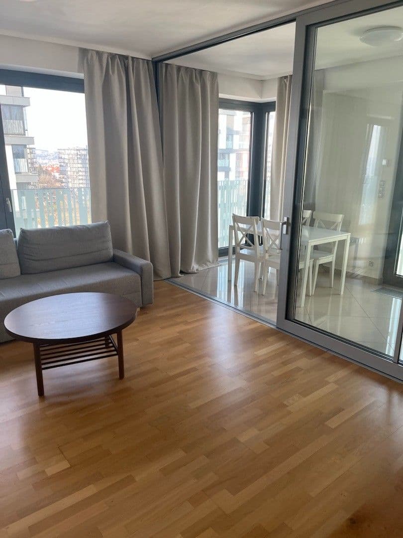 Prenájom bytu 2-izbový 75 m², Olšanská, Praha, Praha Prenájom bytu 2-izbový 75 m², Olšanská, Praha, Praha