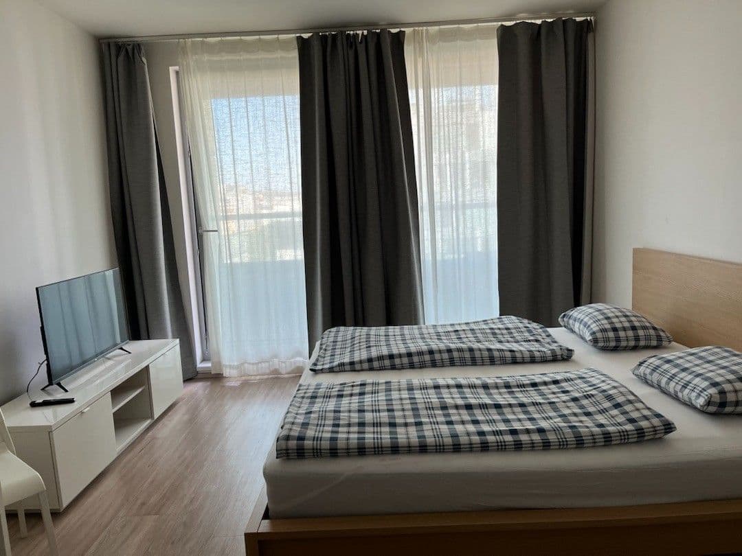 Prenájom bytu 1-izbový 38 m², Kurta Konráda, Praha, Praha Prenájom bytu 1-izbový 38 m², Kurta Konráda, Praha, Praha